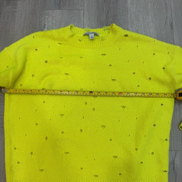 Autumn Cashmere Retail $385 100% Cashmere Bright Yellow Sweater Size Medium - Picture 5 of 6